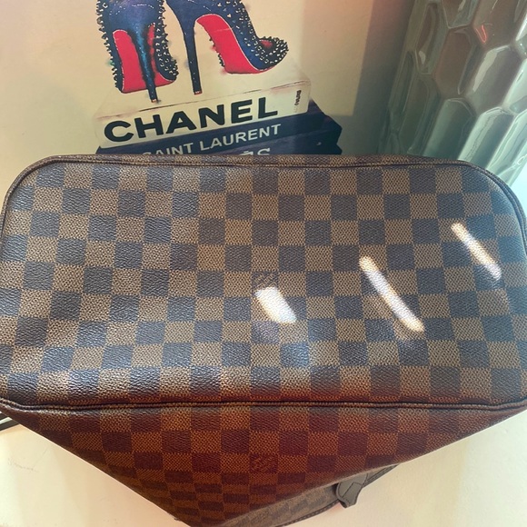 Louis Vuitton Damier Ebene Neverfull MM - Picture 6 of 8